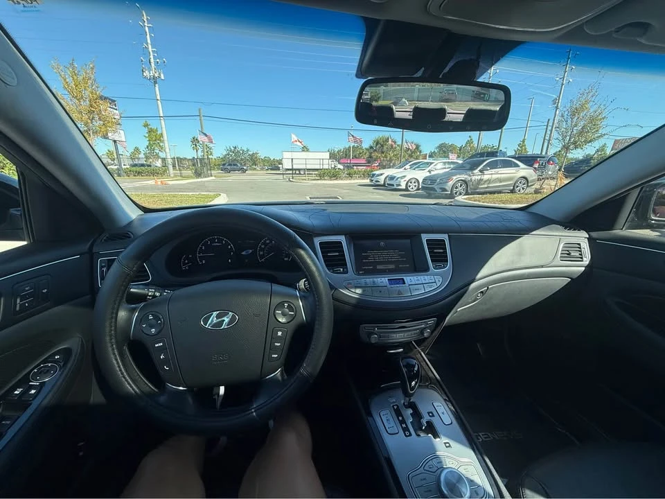 2014 Hyundai Genesis - Image 11 of 18