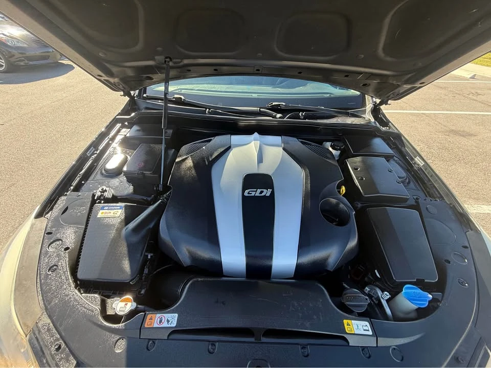 2014 Hyundai Genesis - Image 18 of 18