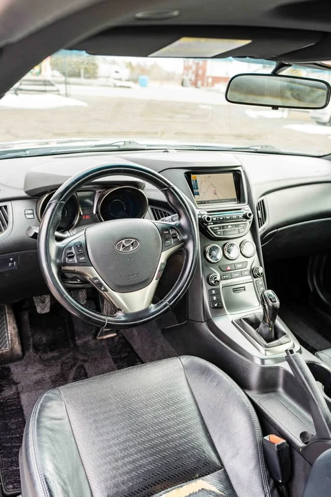 2014 Hyundai Genesis Coupe - Image 12 of 15