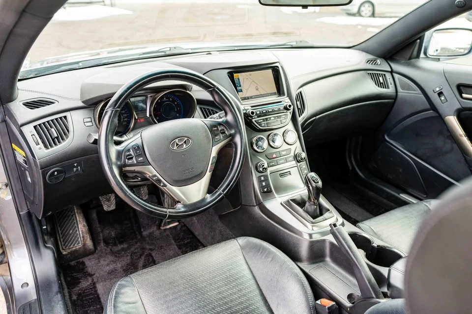 2014 Hyundai Genesis Coupe - Image 11 of 15