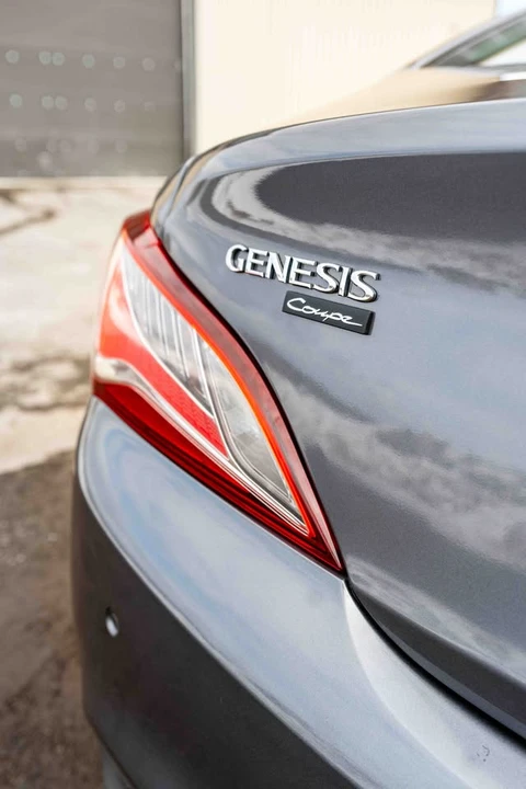 2014 Hyundai Genesis Coupe - Image 10 of 15