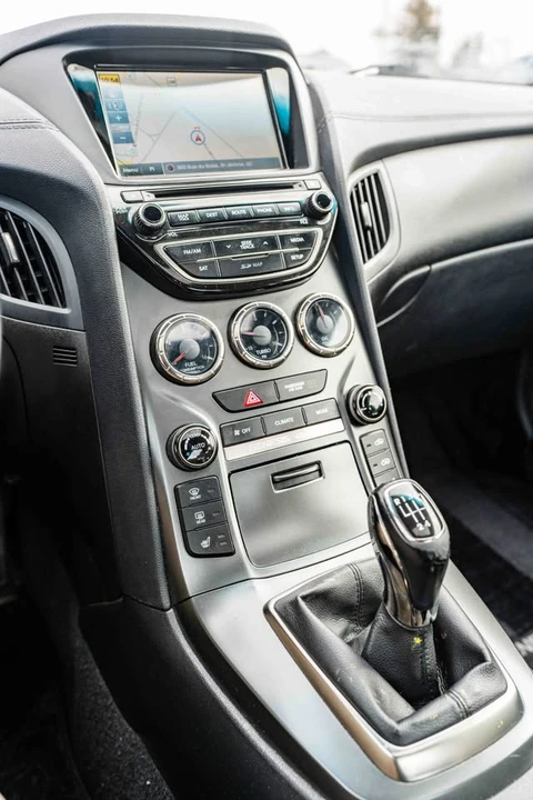 2014 Hyundai Genesis Coupe - Image 13 of 15