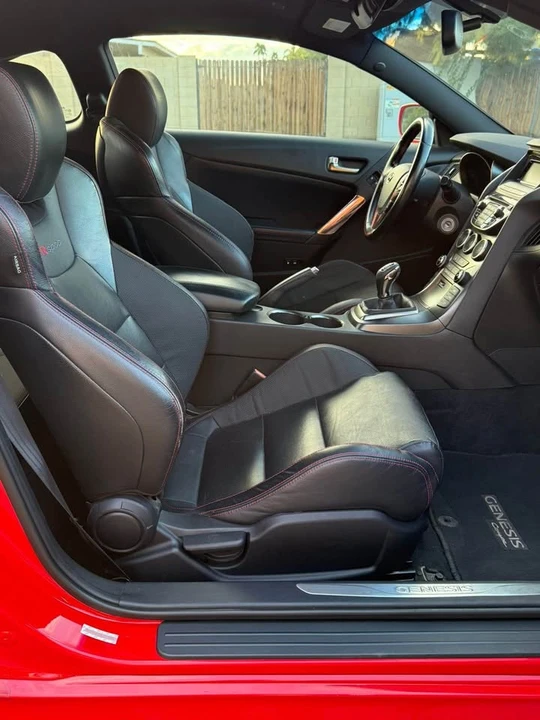 2014 Hyundai Genesis Coupe - Image 10 of 11