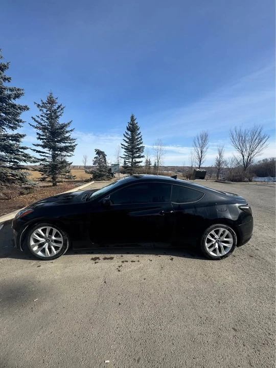 2014 Hyundai Genesis Coupe - Image 2 of 13