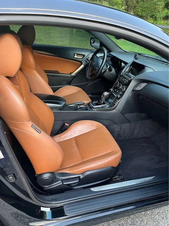 2014 Hyundai Genesis Coupe - Image 10 of 12