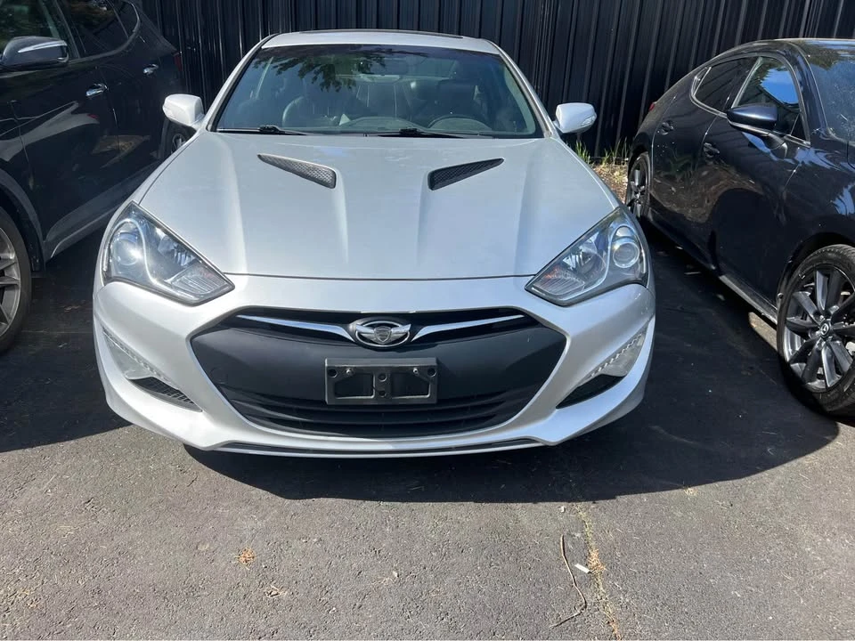 2014 Hyundai Genesis Coupe - Image 11 of 12