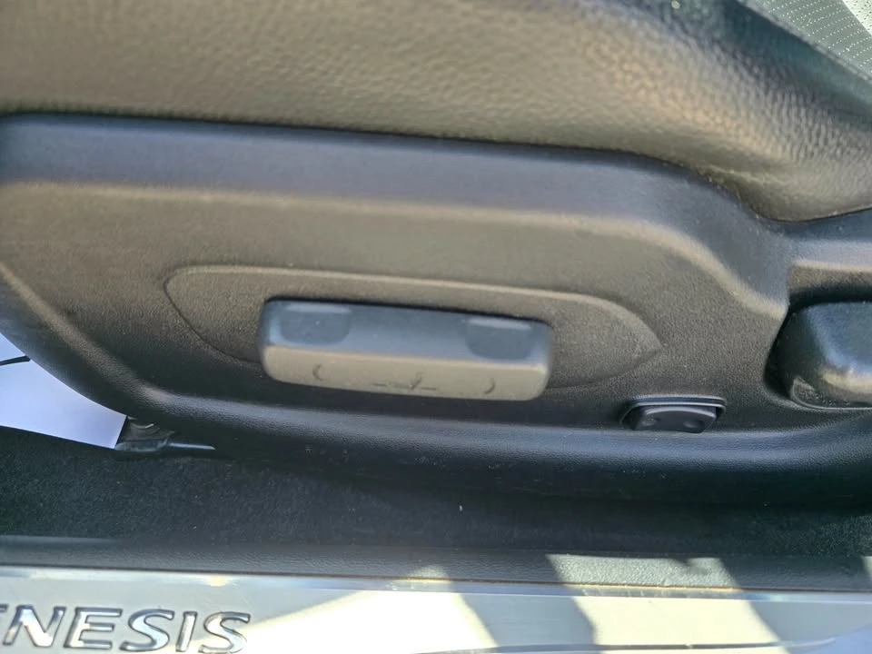 2014 Hyundai Genesis Coupe - Image 15 of 20