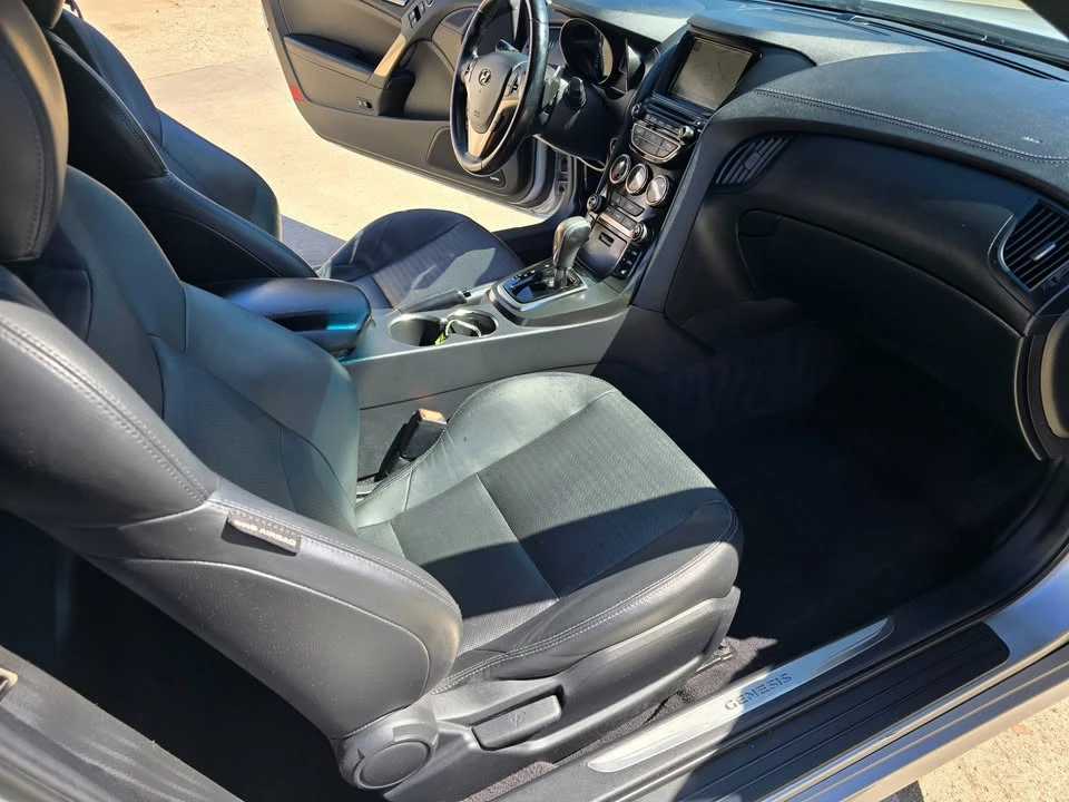 2014 Hyundai Genesis Coupe - Image 19 of 20