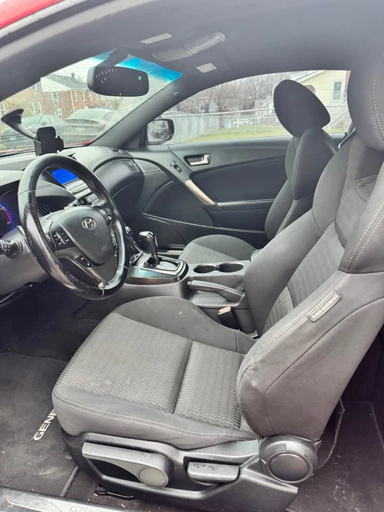 2014 Hyundai Genesis Coupe - Image 9 of 18