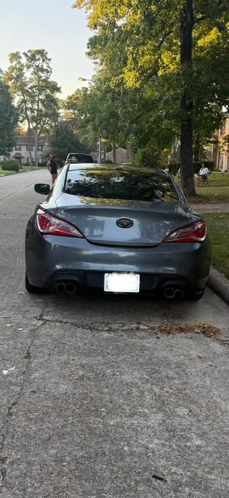 2014 Hyundai Genesis Coupe - Image 2 of 2