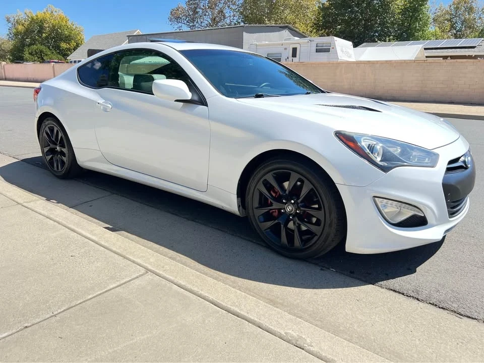 2014 Hyundai Genesis Coupe - Image 3 of 18