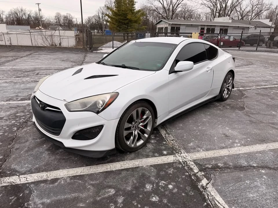 2014 Hyundai Genesis Coupe - Image 3 of 8