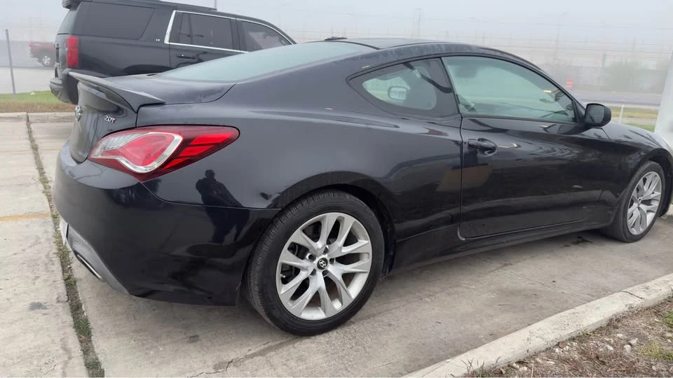 2014 Hyundai Genesis Coupe - Image 2 of 11