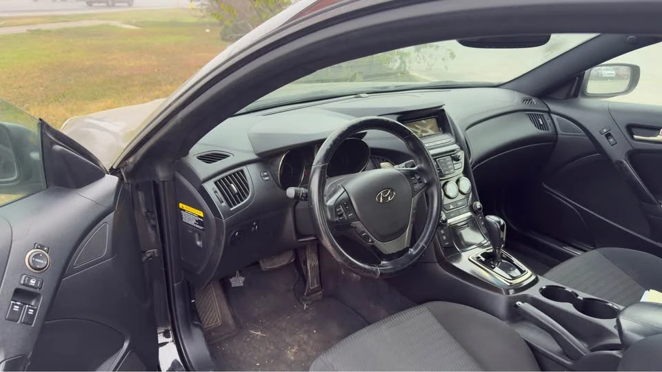 2014 Hyundai Genesis Coupe - Image 5 of 11