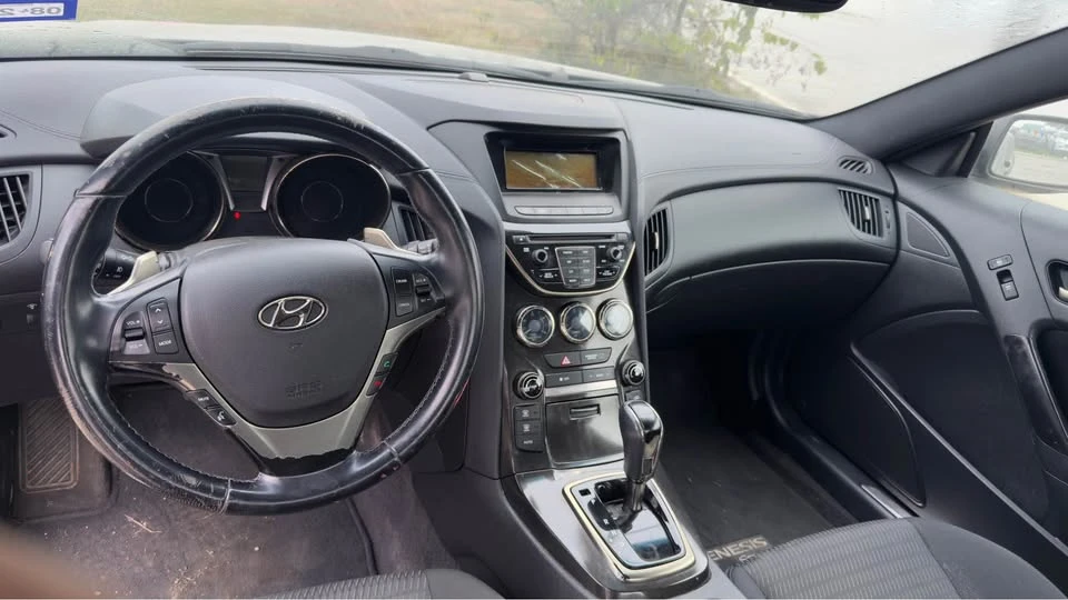 2014 Hyundai Genesis Coupe - Image 8 of 11