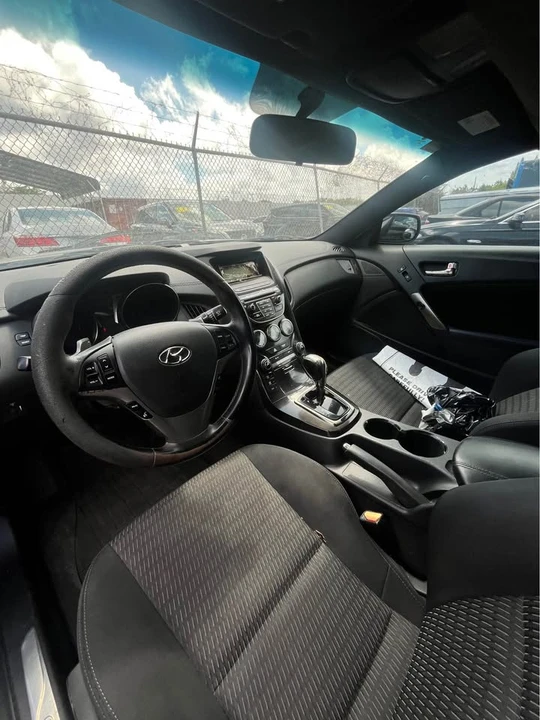2014 Hyundai Genesis Coupe - Image 8 of 10