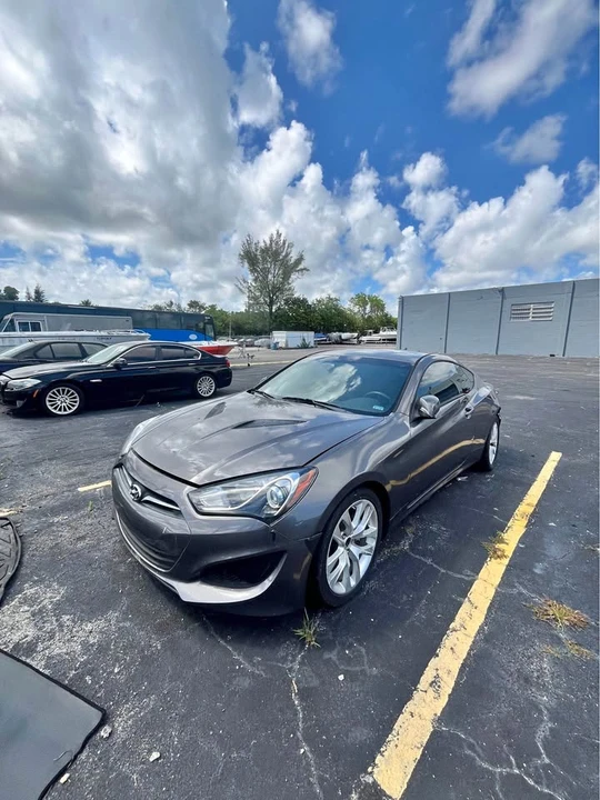 2014 Hyundai Genesis Coupe - Image 2 of 10