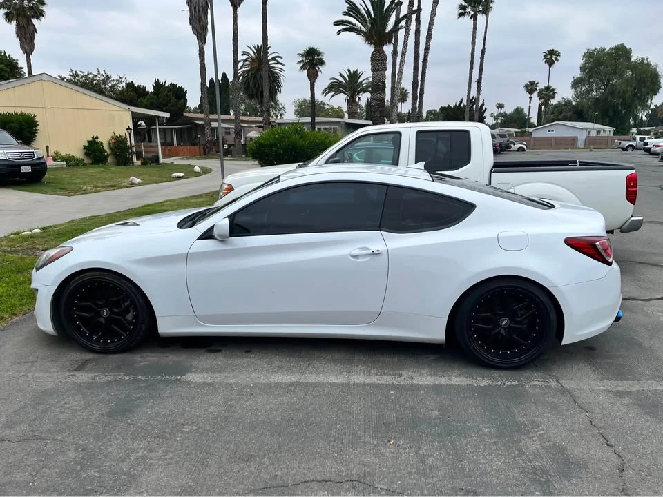 2014 Hyundai Genesis Coupe - Image 3 of 5