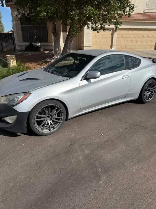 2014 Hyundai Genesis Coupe - Image 2 of 4