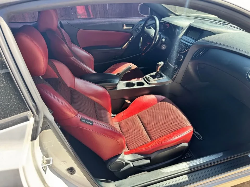 2014 Hyundai Genesis Coupe - Image 5 of 10