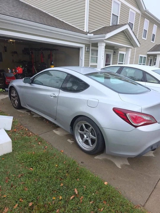 2014 Hyundai Genesis Coupe - Image 3 of 11