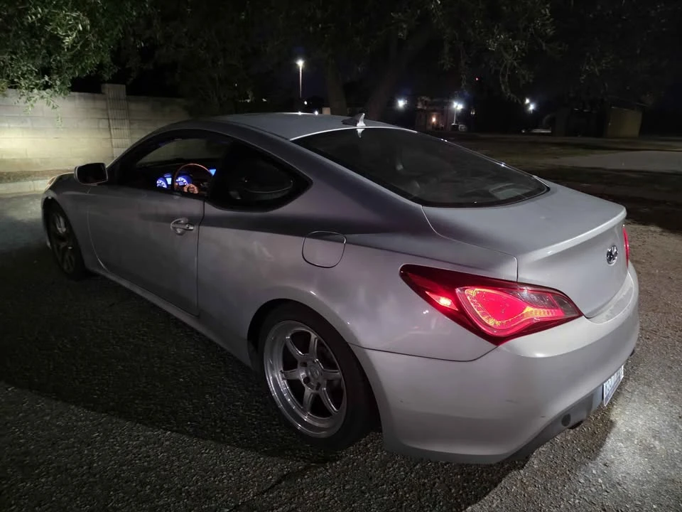 2014 Hyundai Genesis Coupe - Image 6 of 11