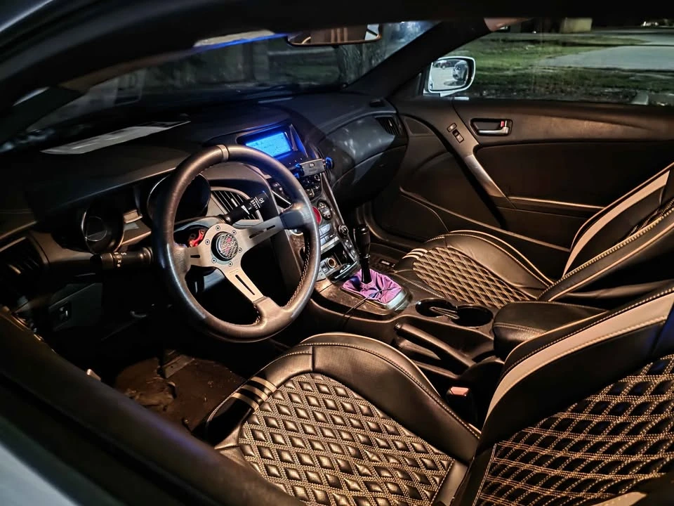 2014 Hyundai Genesis Coupe - Image 7 of 11