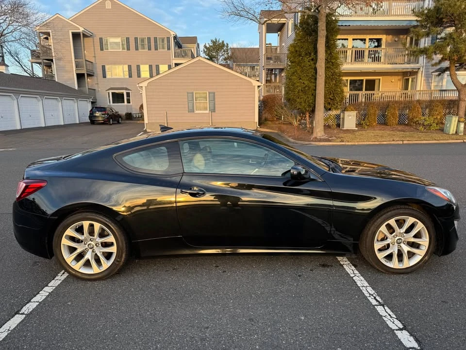2014 Hyundai Genesis Coupe - Image 8 of 17