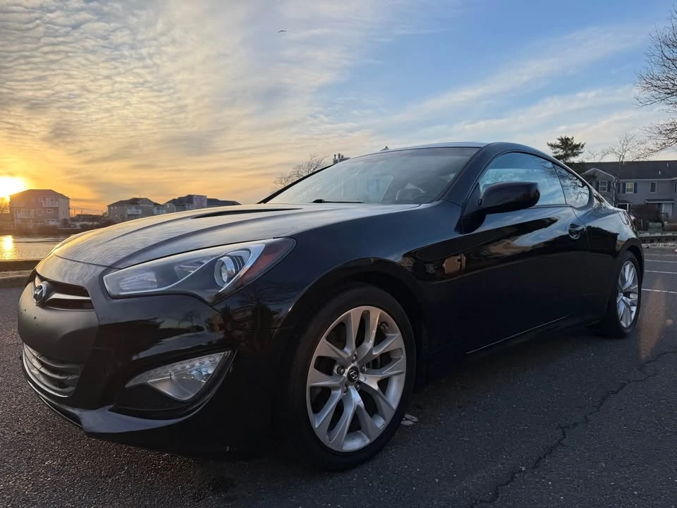 2014 Hyundai Genesis Coupe - Image 2 of 17