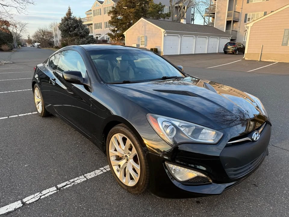 2014 Hyundai Genesis Coupe - Image 10 of 17