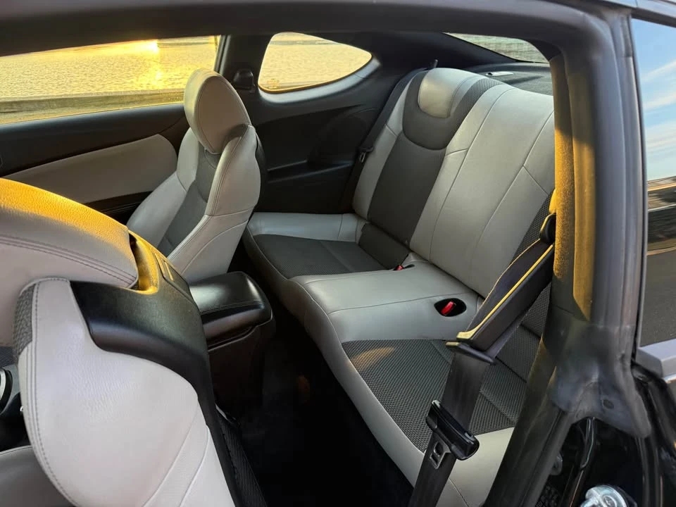 2014 Hyundai Genesis Coupe - Image 13 of 18