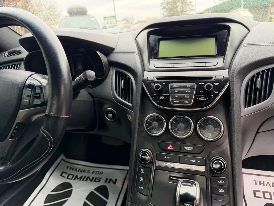 2014 Hyundai Genesis Coupe - Image 11 of 12