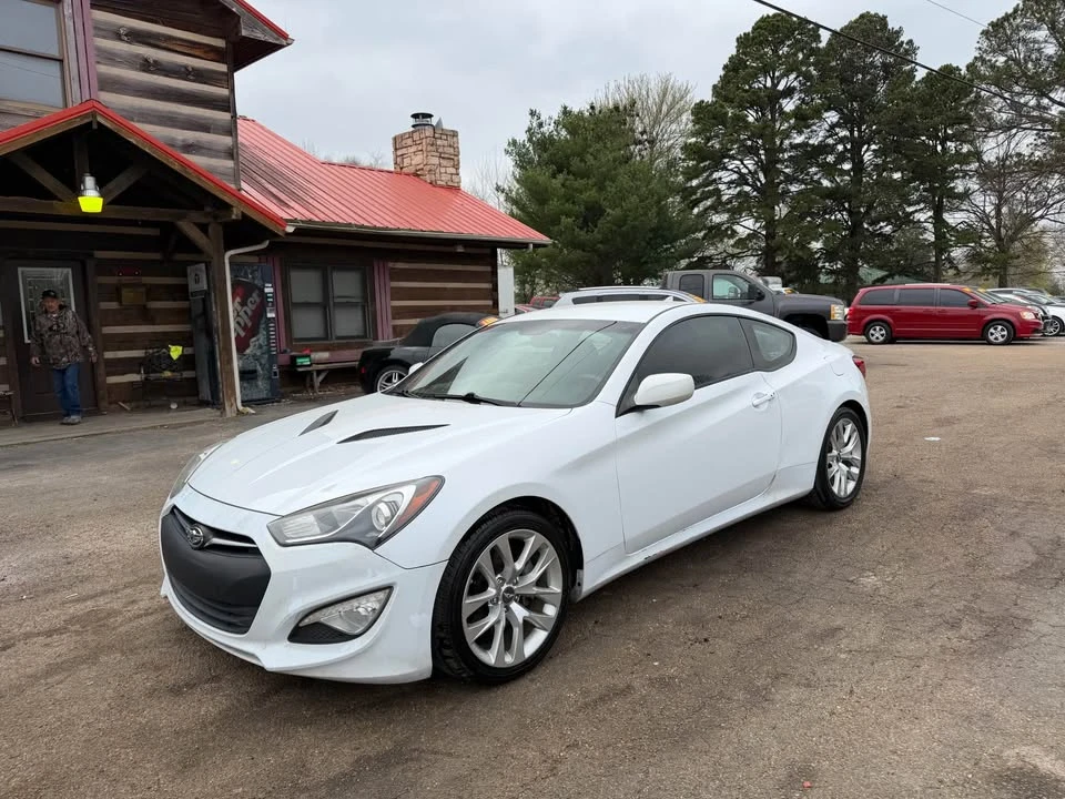 2014 Hyundai Genesis Coupe - Image 2 of 12