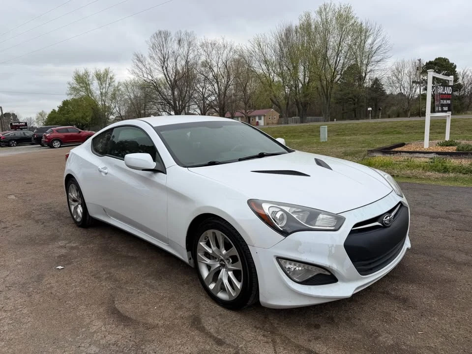 2014 Hyundai Genesis Coupe - Image 4 of 12