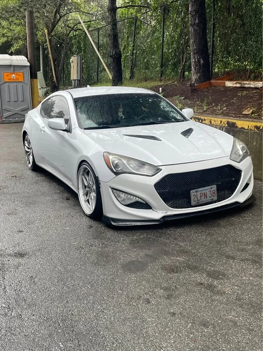2014 Hyundai Genesis Coupe - Image 8 of 12