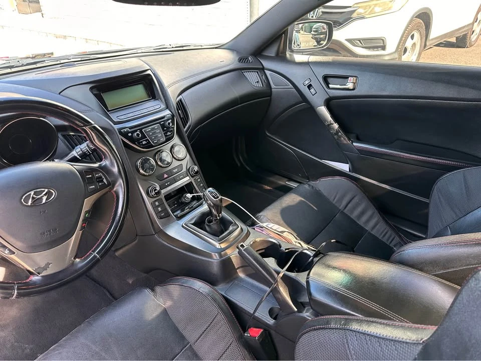 2014 Hyundai Genesis Coupe - Image 6 of 7