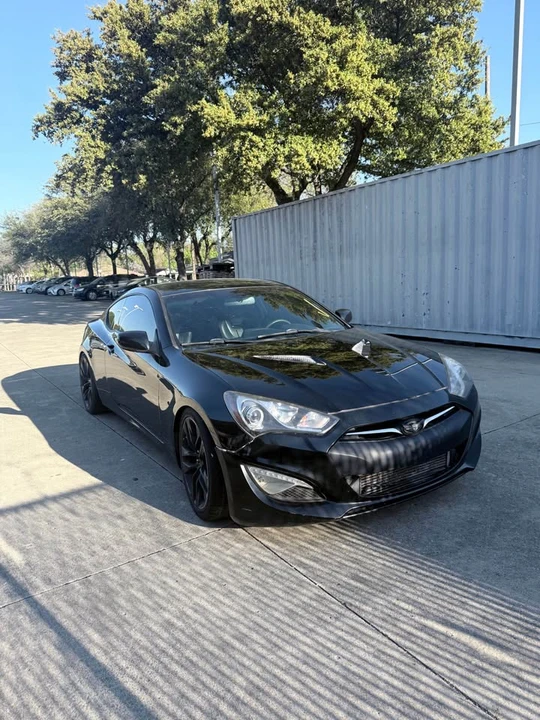2014 Hyundai Genesis Coupe - Image 2 of 15