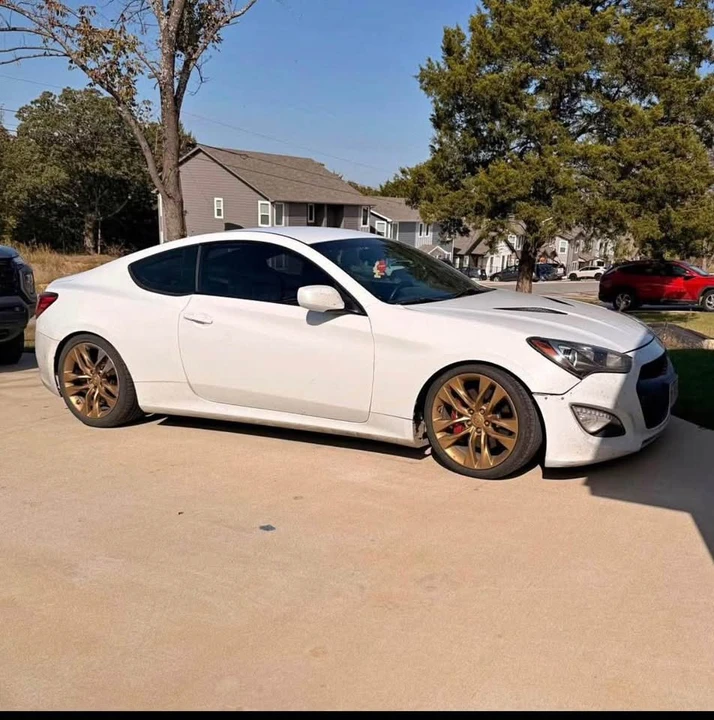 2014 Hyundai Genesis Coupe - Image 2 of 6
