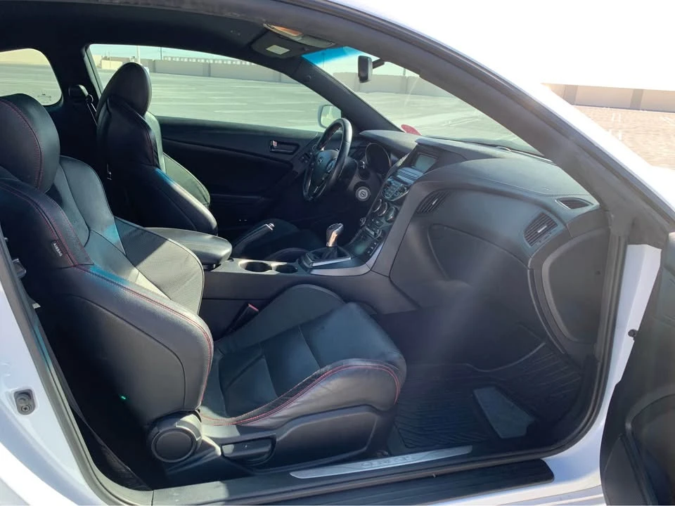 2014 Hyundai Genesis Coupe - Image 7 of 10