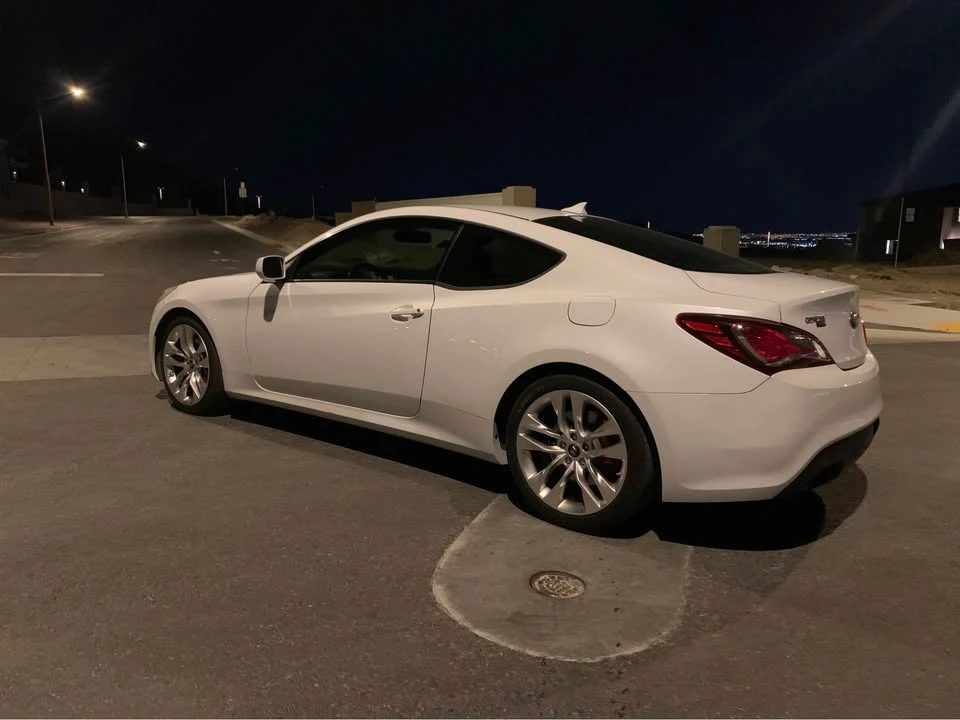 2014 Hyundai Genesis Coupe - Image 4 of 10