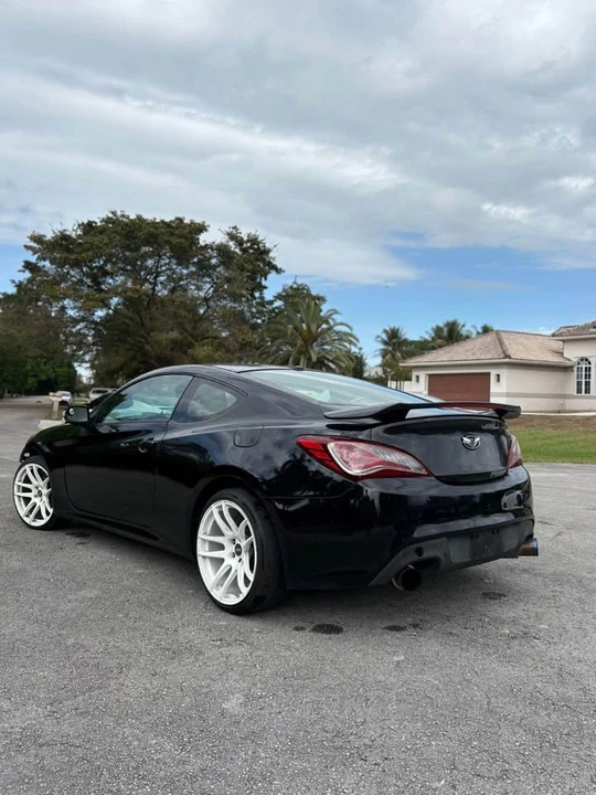 2014 Hyundai Genesis Coupe - Image 4 of 16