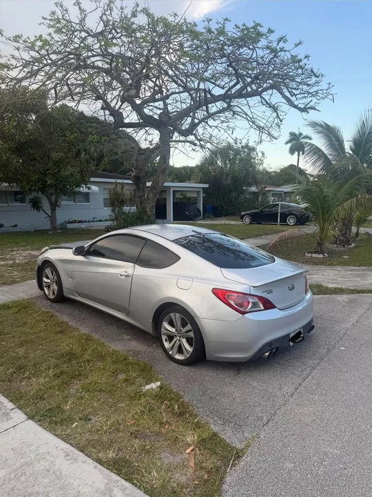 2014 Hyundai Genesis Coupe - Image 12 of 16