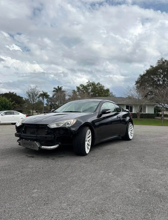 2014 Hyundai Genesis Coupe - Image 2 of 16