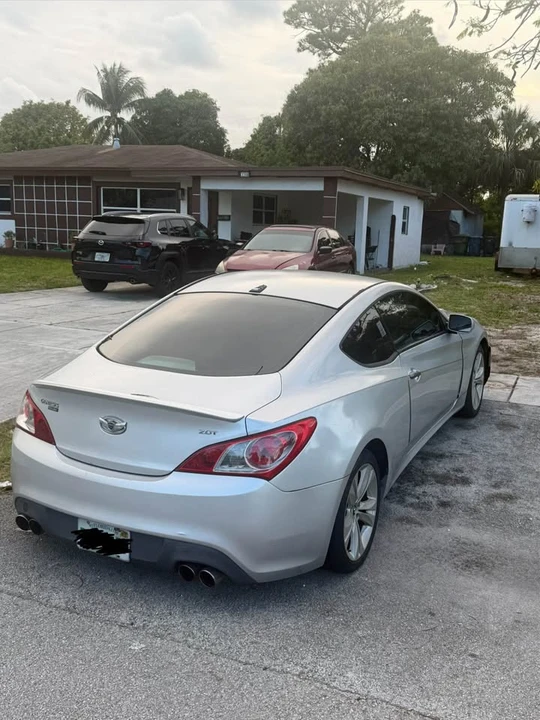 2014 Hyundai Genesis Coupe - Image 13 of 16