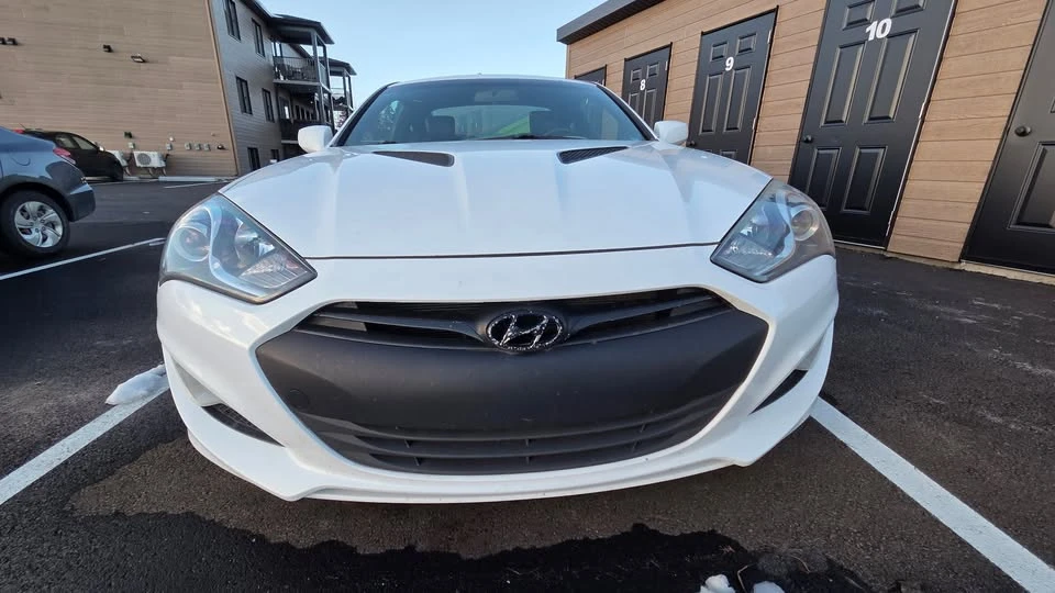 2014 Hyundai Genesis Coupe - Image 10 of 14