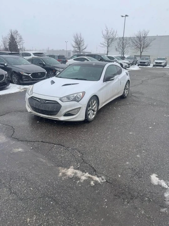 2014 Hyundai Genesis Coupe - Image 5 of 9