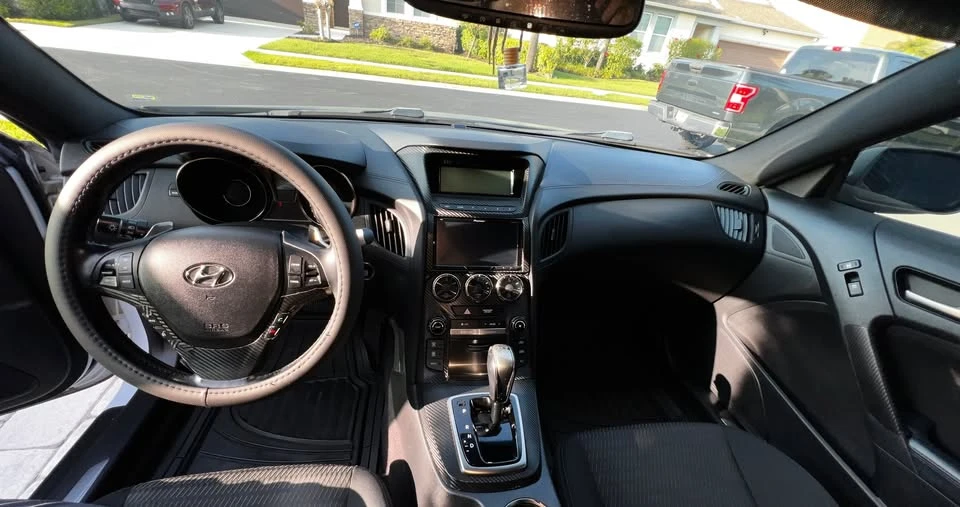 2014 Hyundai Genesis Coupe - Image 7 of 10