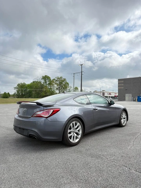 2014 Hyundai Genesis Coupe - Image 8 of 9
