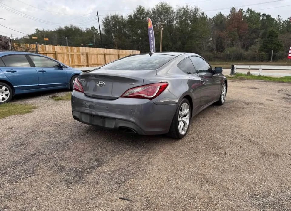 2014 Hyundai Genesis Coupe - Image 2 of 8