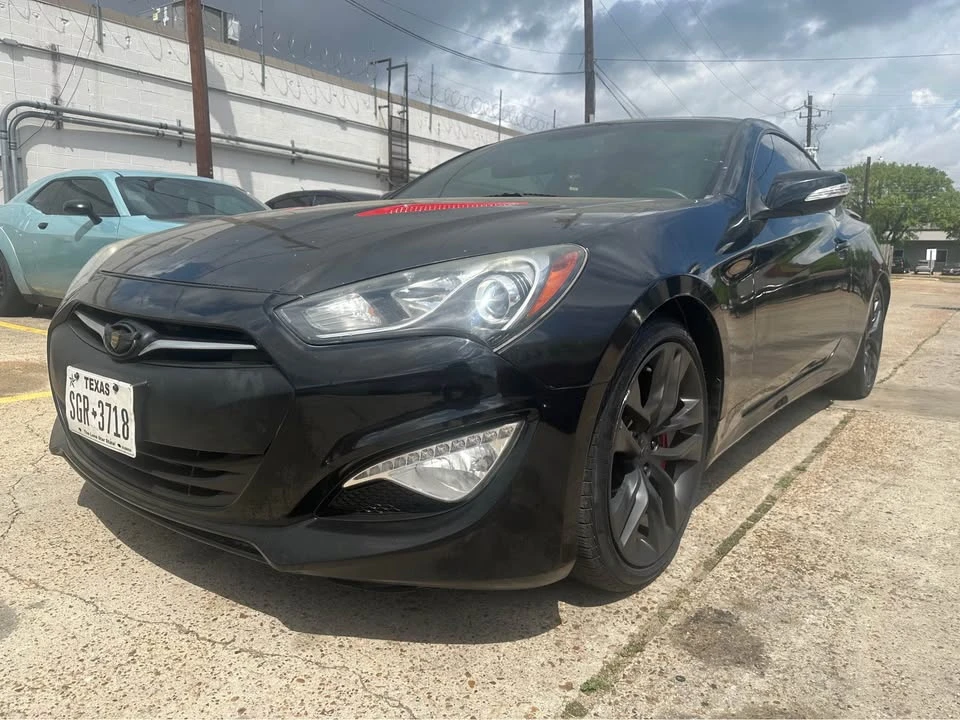 2014 Hyundai Genesis Coupe - Image 2 of 11